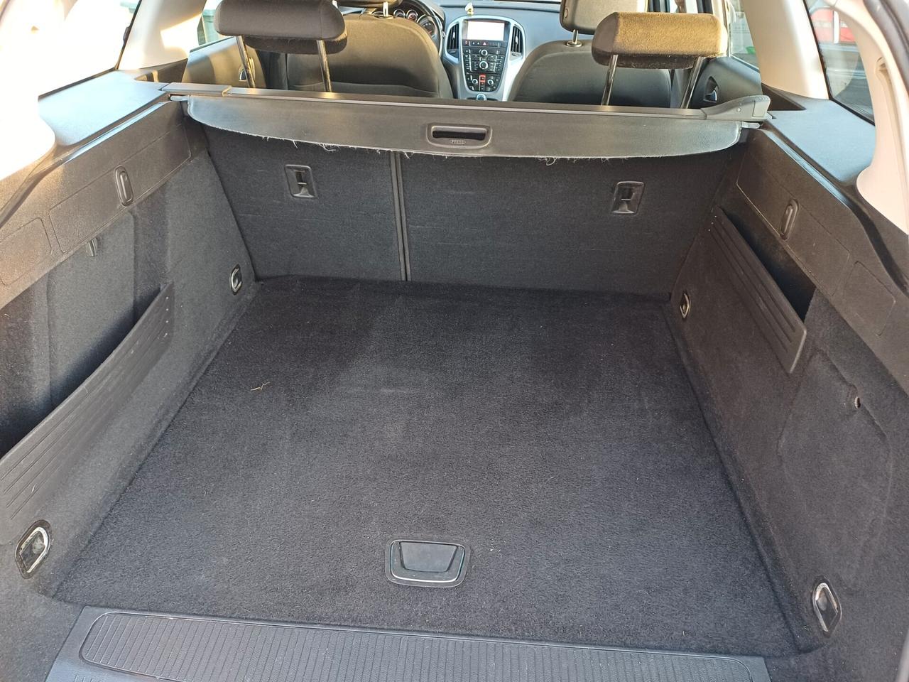 Opel Astra 1.4 Turbo 140CV Sports Tourer GPL Tech Elective