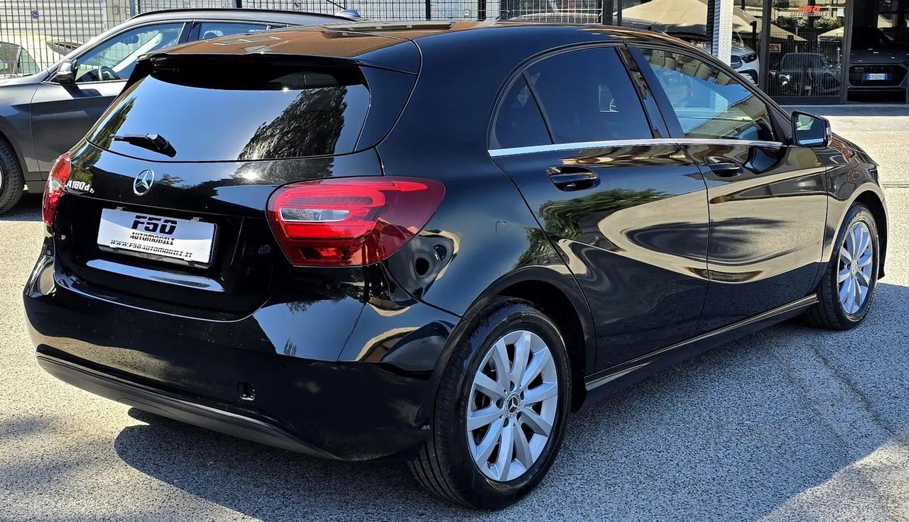 Mercedes-benz A 180 Mercedes-Benz A 180 d Premium Sport Auto Navi