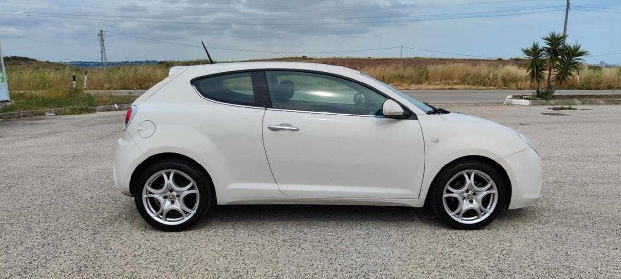 Alfa Romeo MiTo 1.3 JTDm 16V 90 CV Distinctive Sport Pack