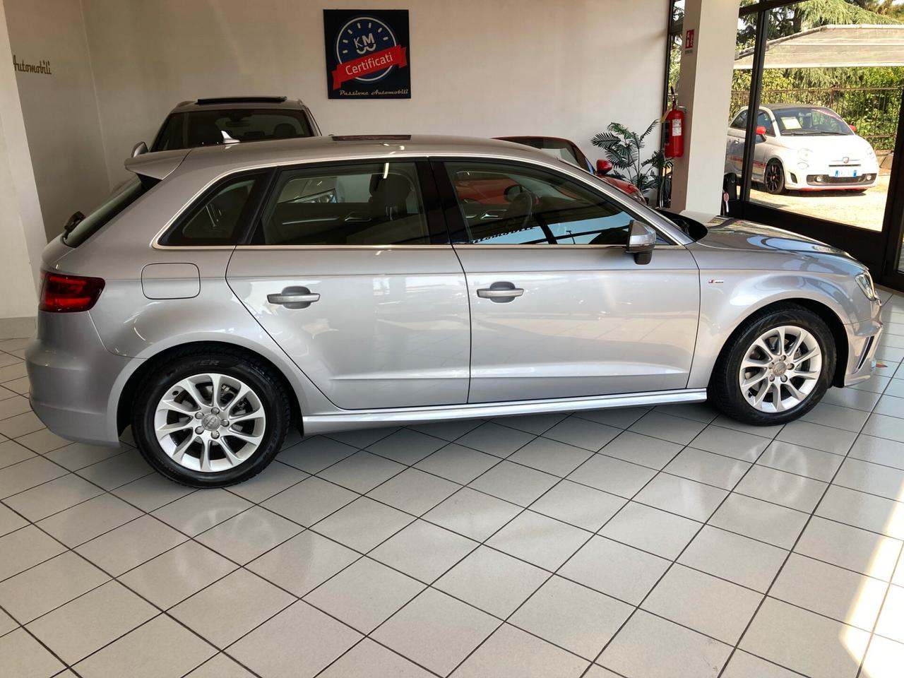 Audi A3 1.6 TDI diesel S tronic s-line