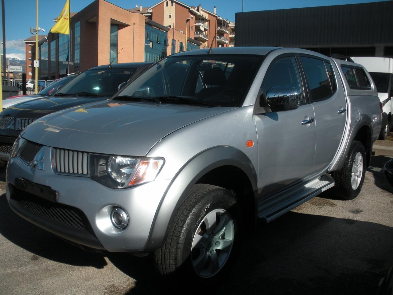 Mitsubishi L200 2.5 DI-D/136CV Double Cab Intense ''LINE''