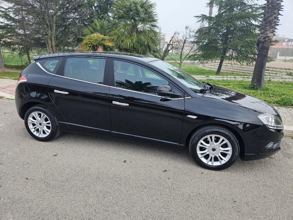 Lancia Delta 1.6 MJT DPF 105 CV Gold