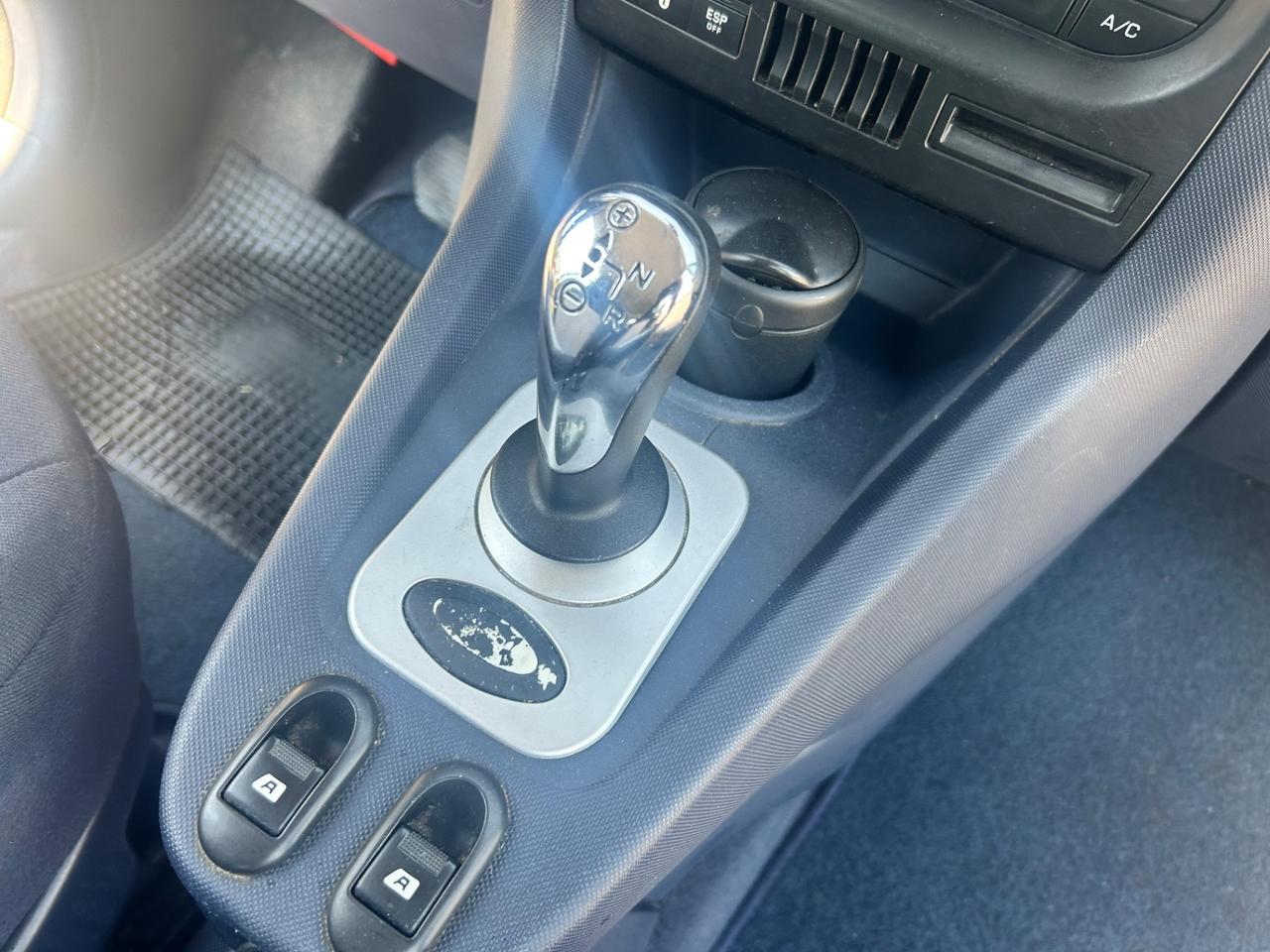 Peugeot 1007 1400 benzina 75cv automatica