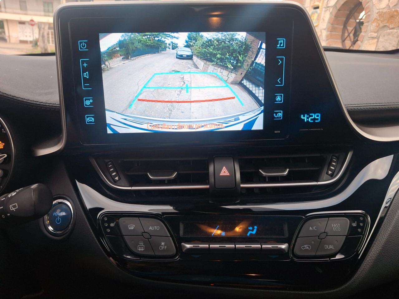 Toyota C-HR 1.8 Hybrid E-CVT Style