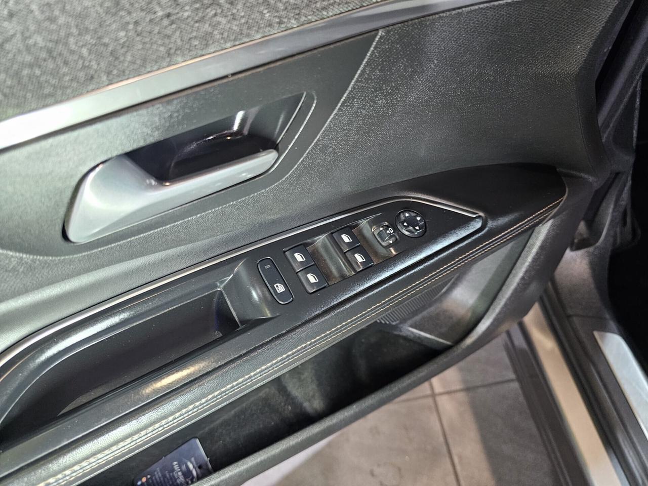 Peugeot 5008 BlueHDi 120 EAT6 GT Line