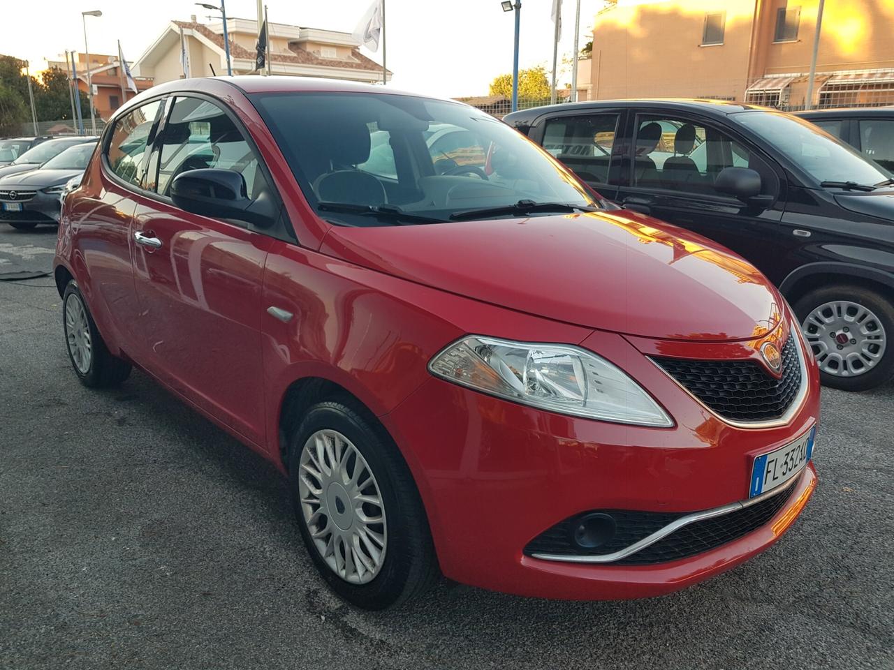 Lancia Ypsilon 1.2 69 CV 5 porte Silver GPL