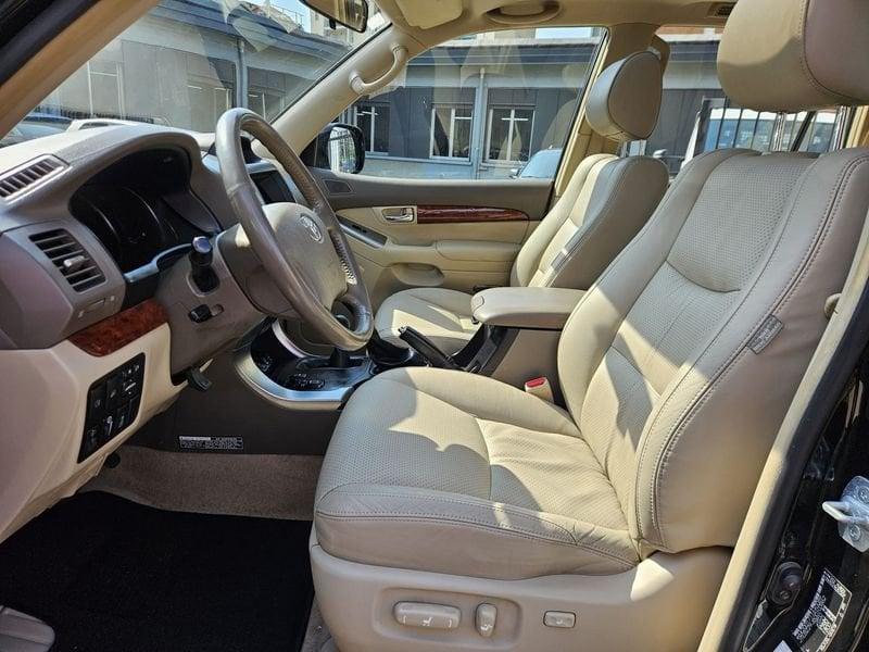 Toyota Land Cruiser 5p 3.0 d4-d Auto 7POSTI GANCIO TRAINO