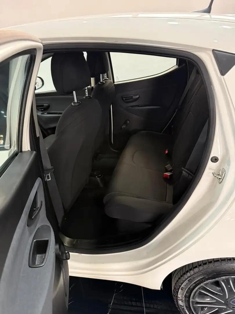 Lancia Ypsilon 1.2 69 CV 5 porte GPL Ecochic Silver
