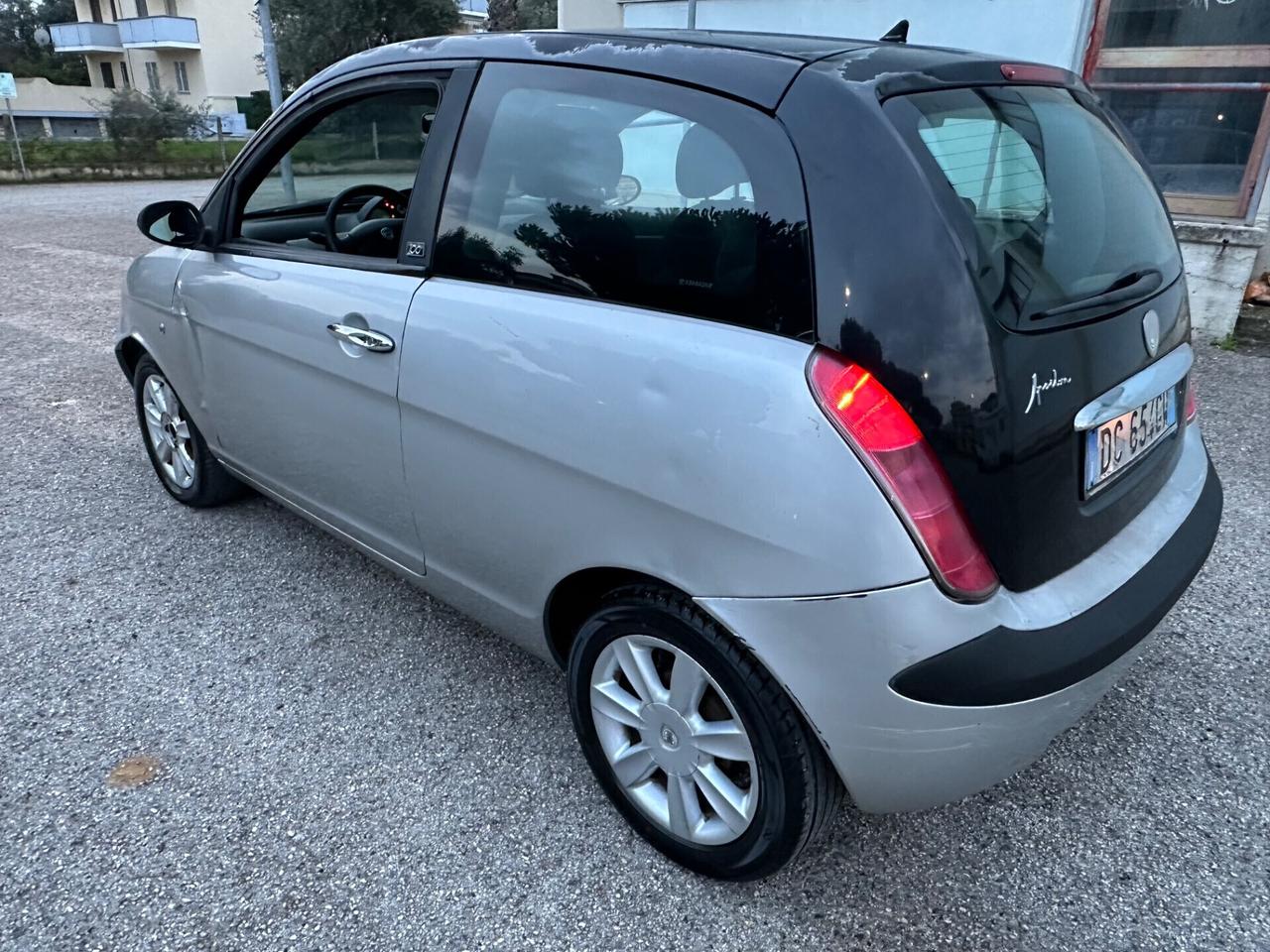 Lancia Ypsilon 1.2 16V Momo Design 2006 neopatentati