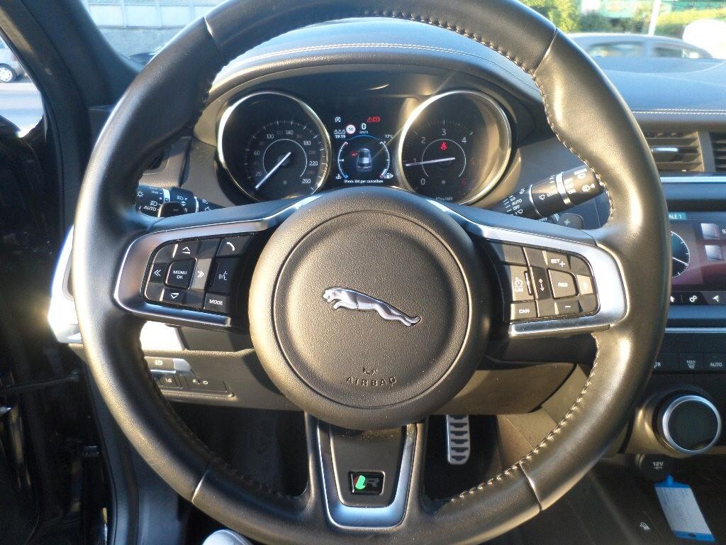 Jaguar E-Pace 2.0D 180 CV AWD aut. R-Dynamic S