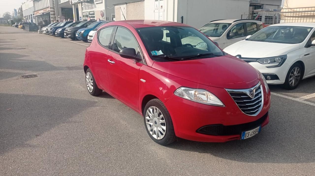 Lancia Ypsilon 1.2 69 CV 5 porte S&S Silver