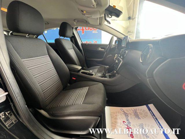 MERCEDES-BENZ A 180 d Premium