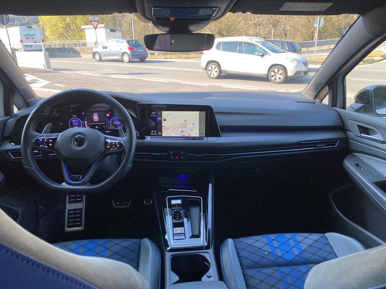 Volkswagen Golf 2.0 TSI DSG 4Motion R AKRAPOVIC PERFORMANCE PACK