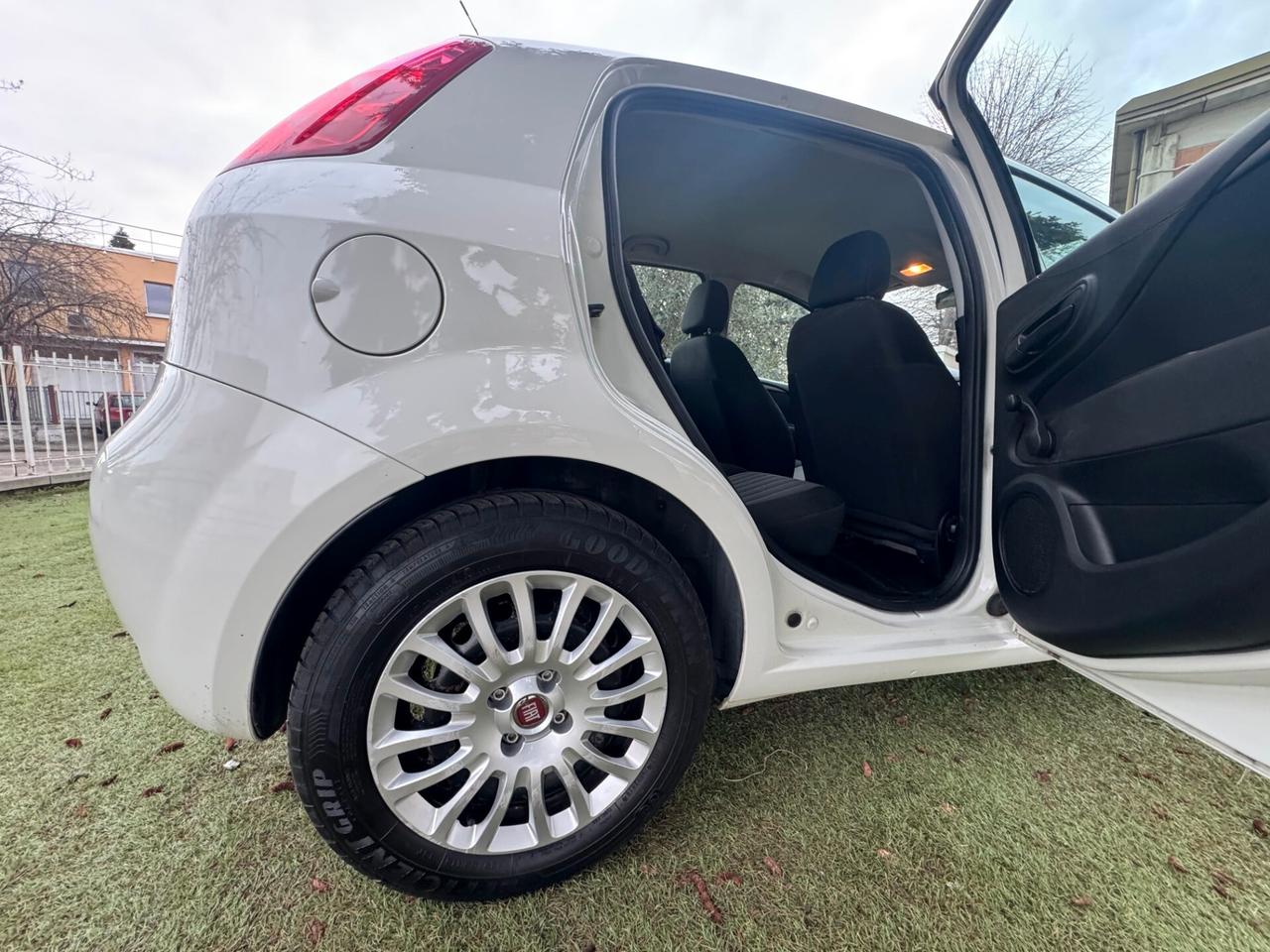 Fiat Punto 1.3 MJT II S&S 95 CV 5 porte Street