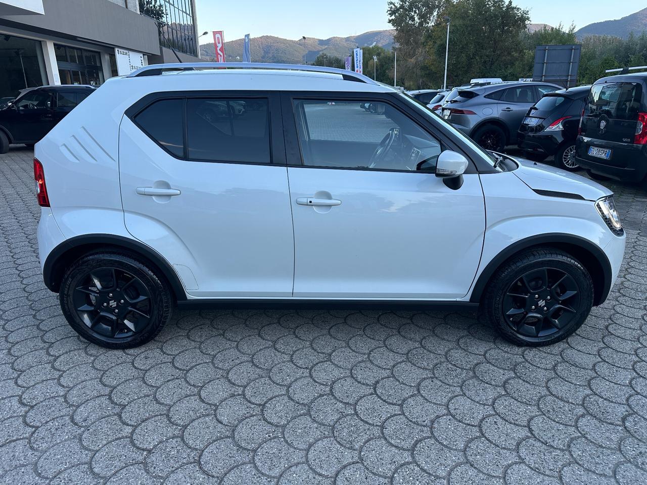 Suzuki Ignis 1.2 Hybrid Top