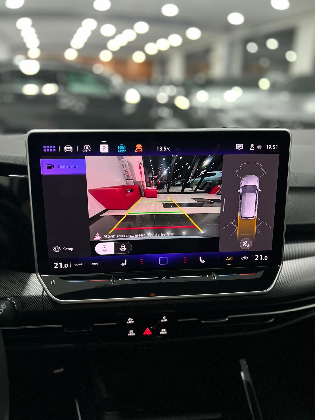 VOLKSWAGEN GOLF 8.5 2.0 TDI DSG R-Line Plus 150 cv