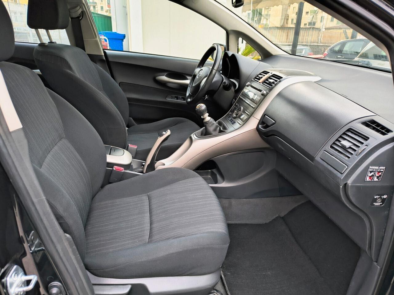 TOYOTA AURIS DIESEL UNICOPROPRIETARIO 90.000 KM