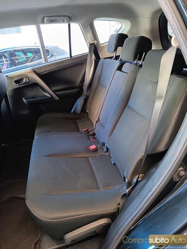 TOYOTA RAV 4 MY23 RAV4 2.0 D-4D 4WD Lounge