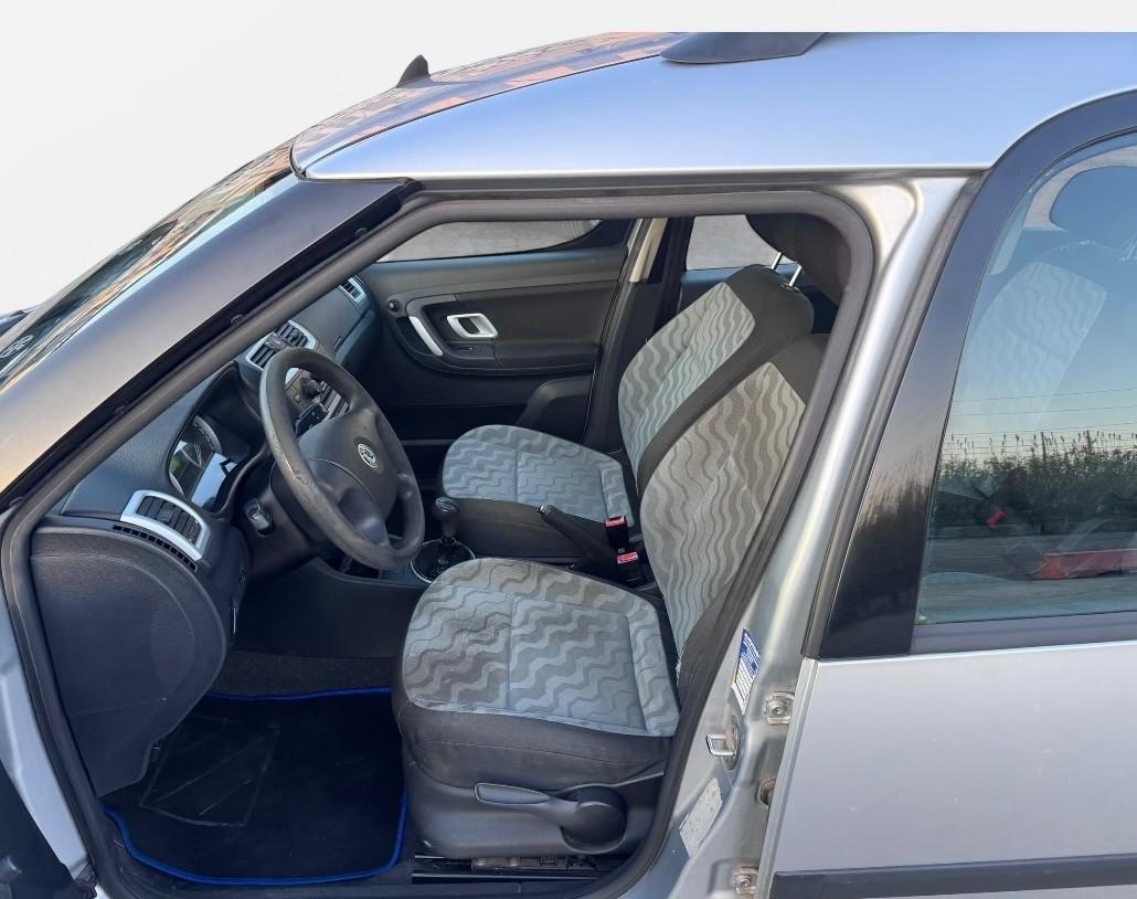 Skoda Roomster 1.2 12V 70CV Style GPLine