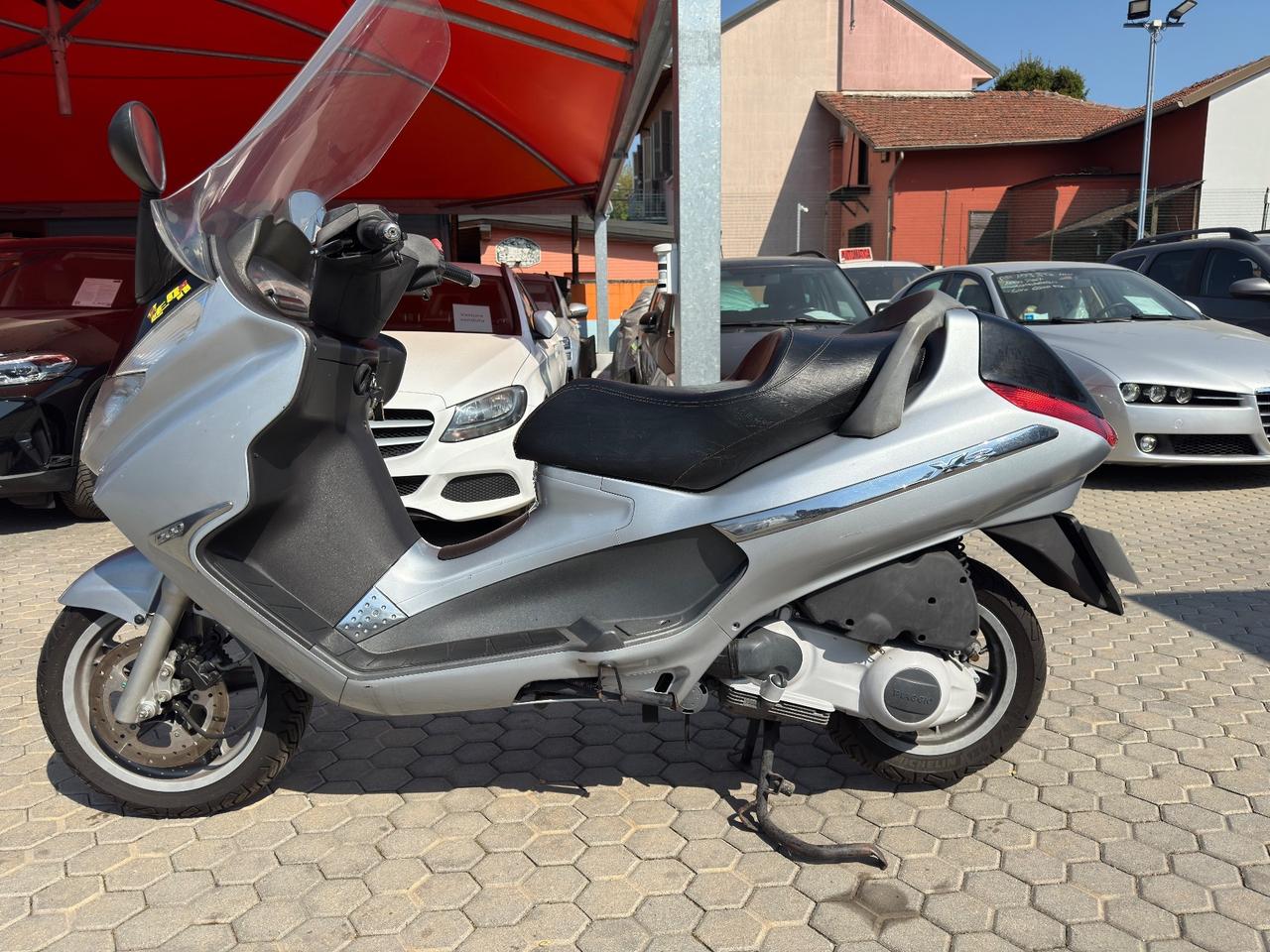 Piaggio X8 200