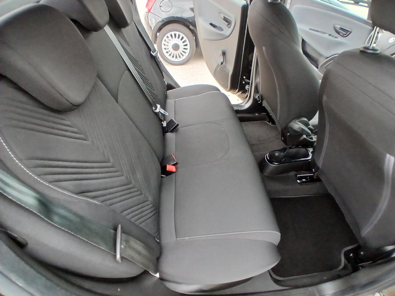 Lancia Ypsilon 1.0 HYBRID GOLD 2023