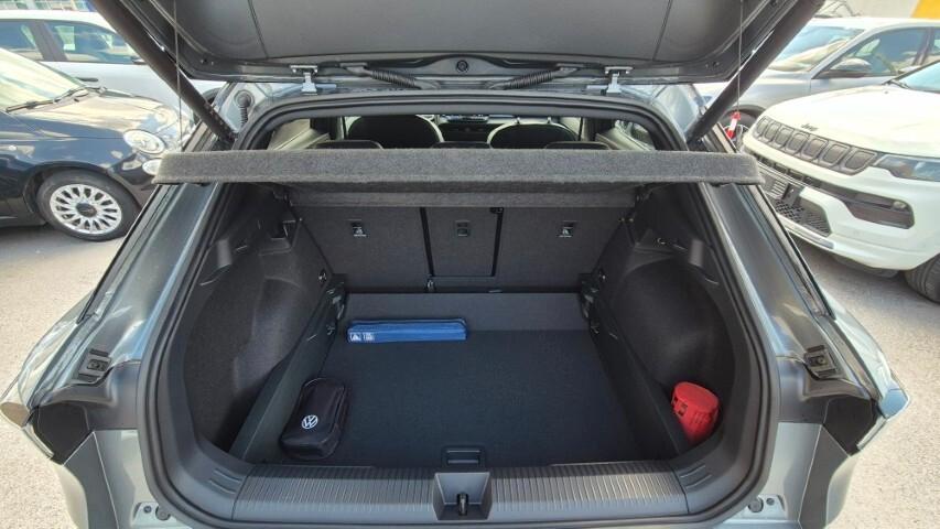 Volkswagen T-Roc 1.5 eTSI ACT 150 CV DSG Style - KM0 2026