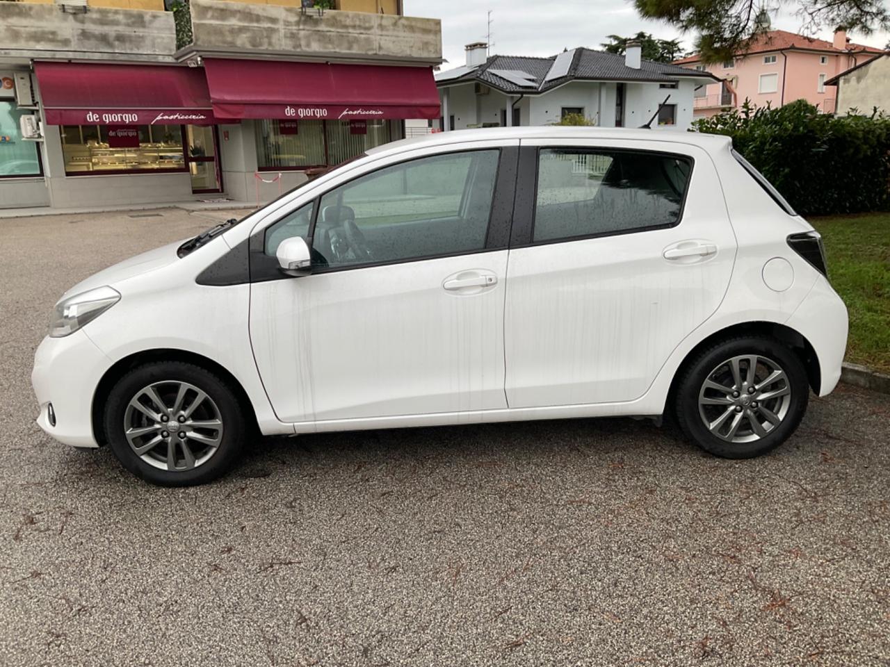 Toyota Yaris 1.0 5 porte Lounge