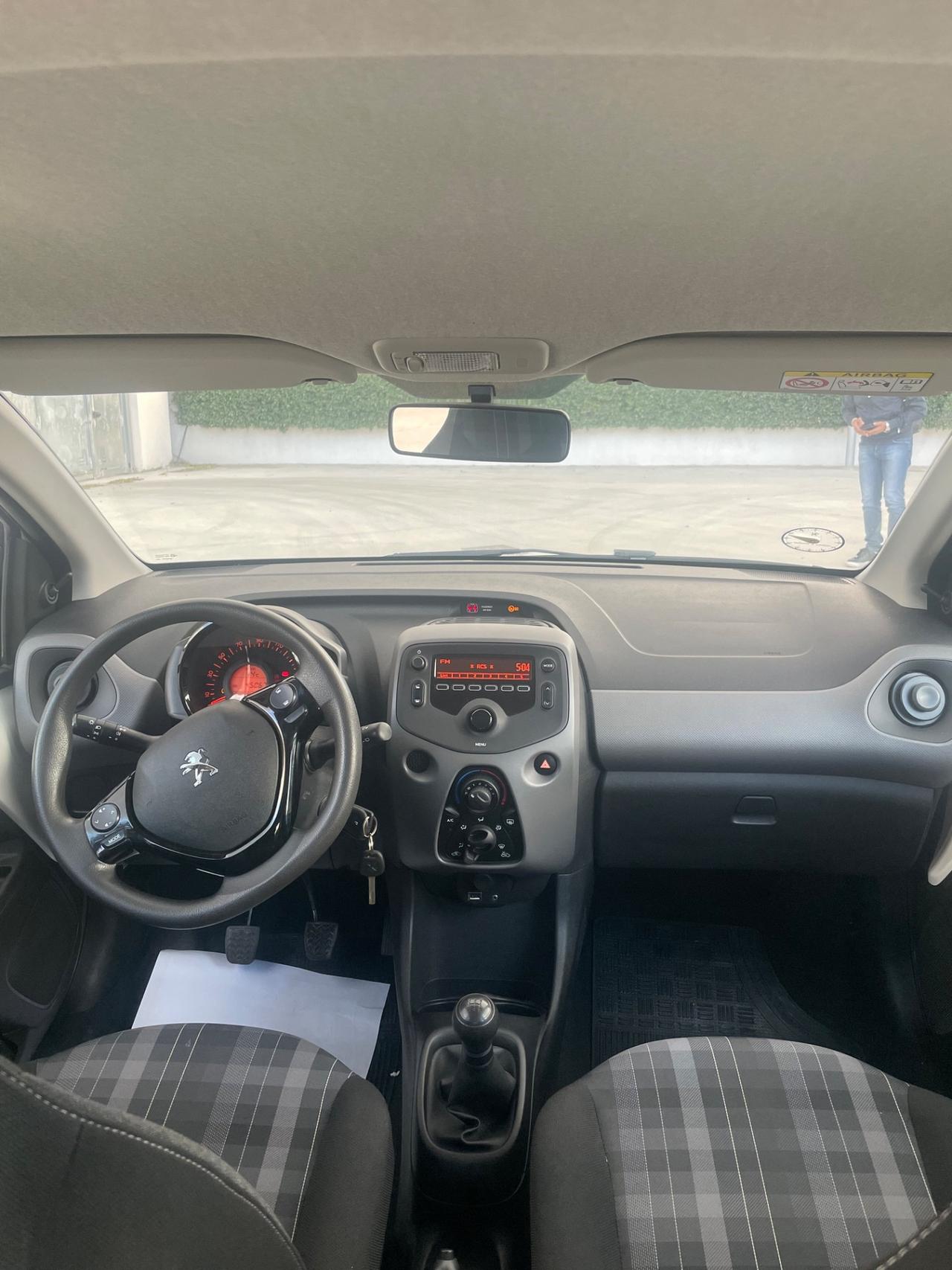 Peugeot 108 1.0 70Cv 2019 40,000km