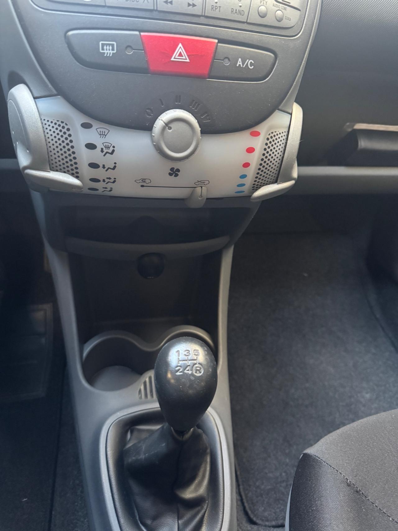 Toyota Aygo 1.0 12V VVT-i 5 porte Now Connect