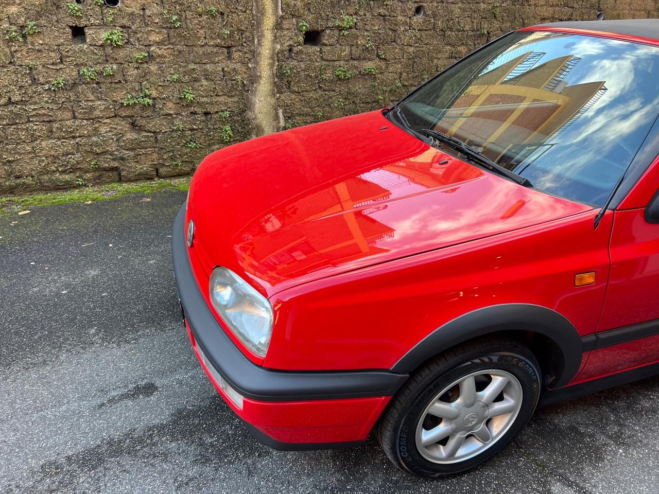 Volkswagen Golf Cabriolet solo 34000 km
