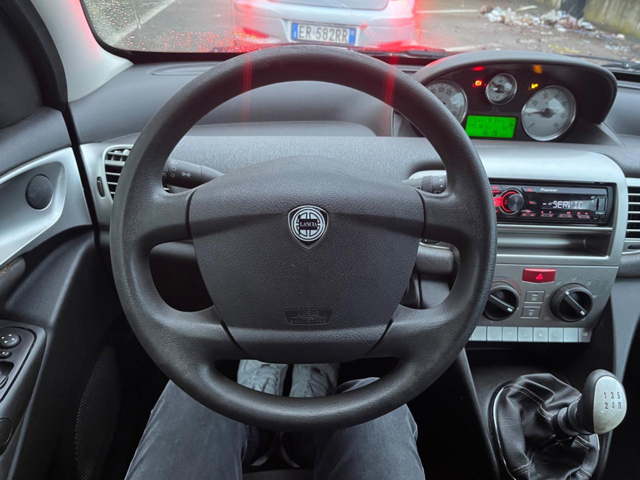 Lancia Ypsilon 1.2 benzina 2007 145.000 km neopatentati