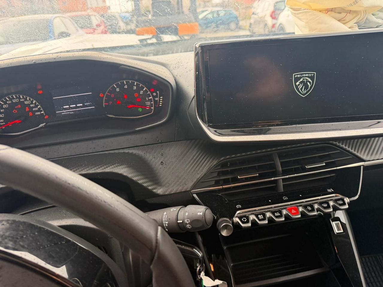 Peugeot 208 1,2 sinistrato - 2025