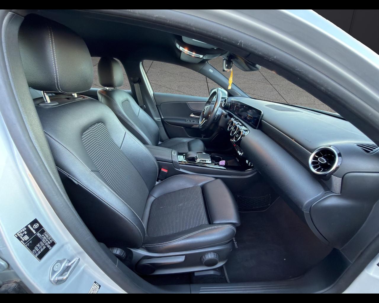 Mercedes-Benz Classe A (W177) - A 180 d Automatic Business