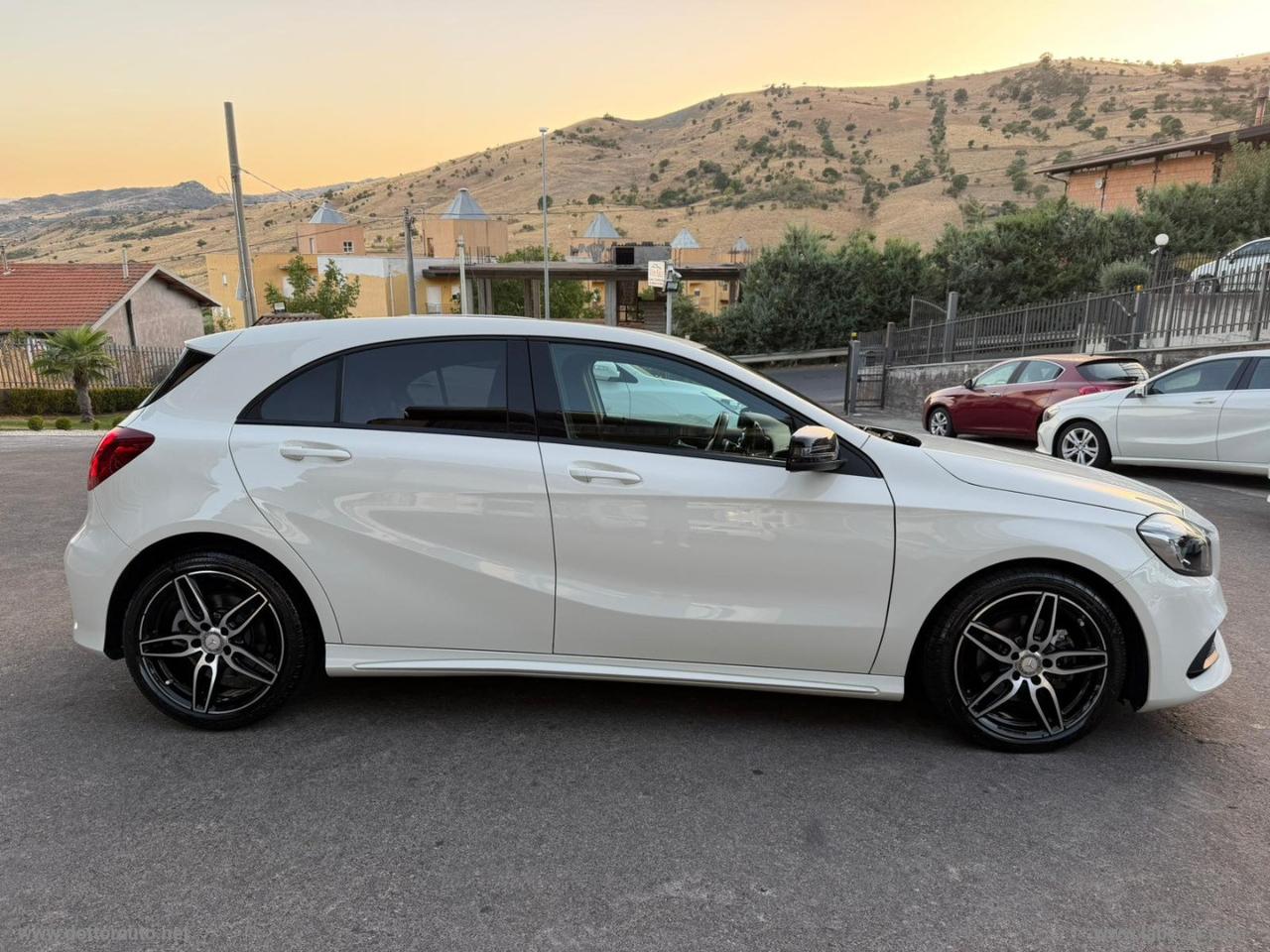 MERCEDES-BENZ A 200 d Automatic 4Matic Premium