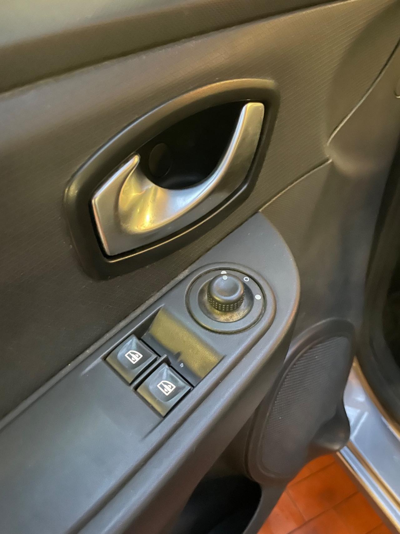 Renault Clio 1.2 Neopatentati Euro 5