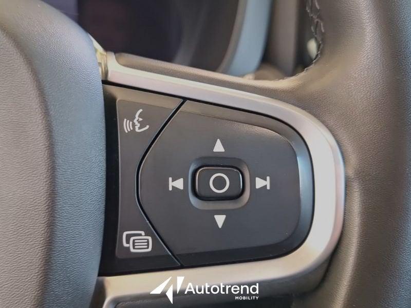 Volvo XC60 B4 197+14 CV AWD Automatica Momentum Pro