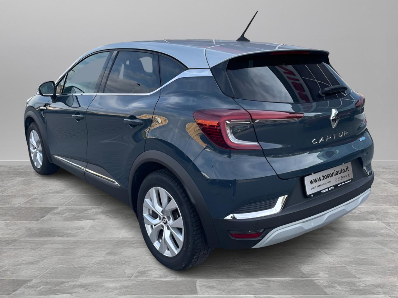 RENAULT Captur 1.6 E-Tech hybrid Intens 145cv auto