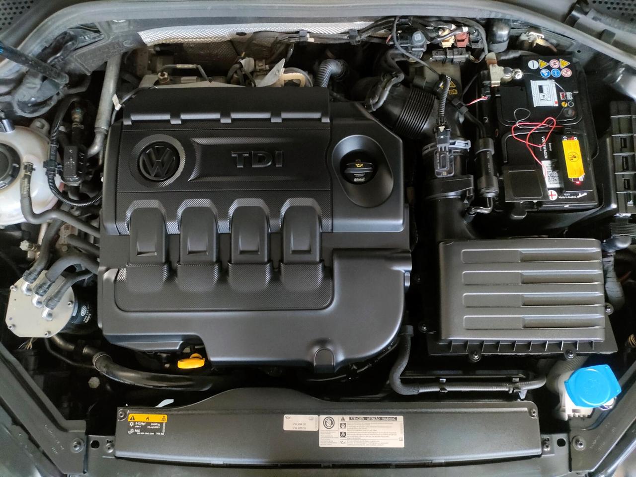 Volkswagen Golf 2.0 TDI 5p. R Line