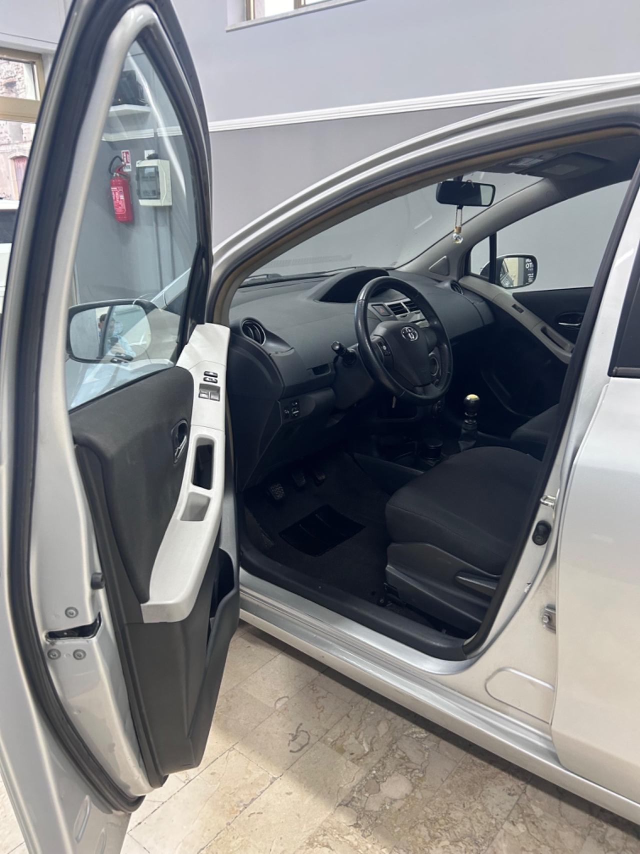 Toyota Yaris 1.4 D-4D DPF 5 porte Sol