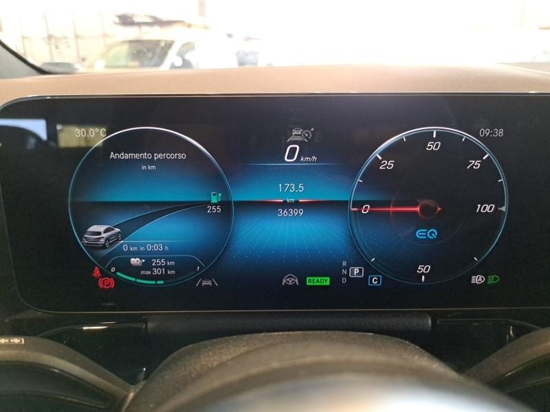 MERCEDES-BENZ EQA 250 PREMIUM SUV