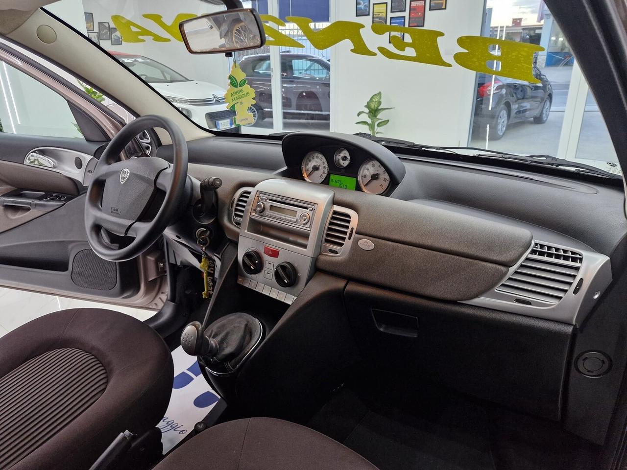 LANCIA YPSILON 1.2 BENZINA ORO PLUS 2009 160000KM