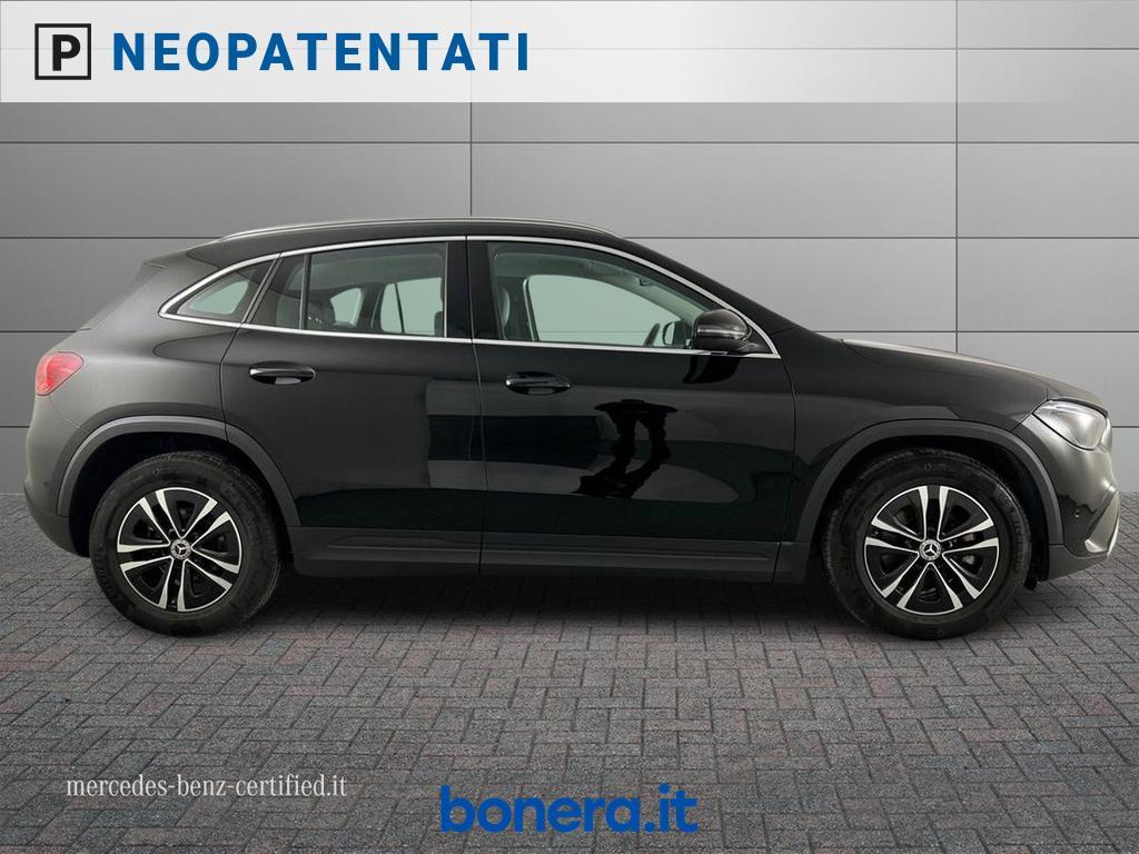 Mercedes GLA 180 180 D Advanced 8G-DCT