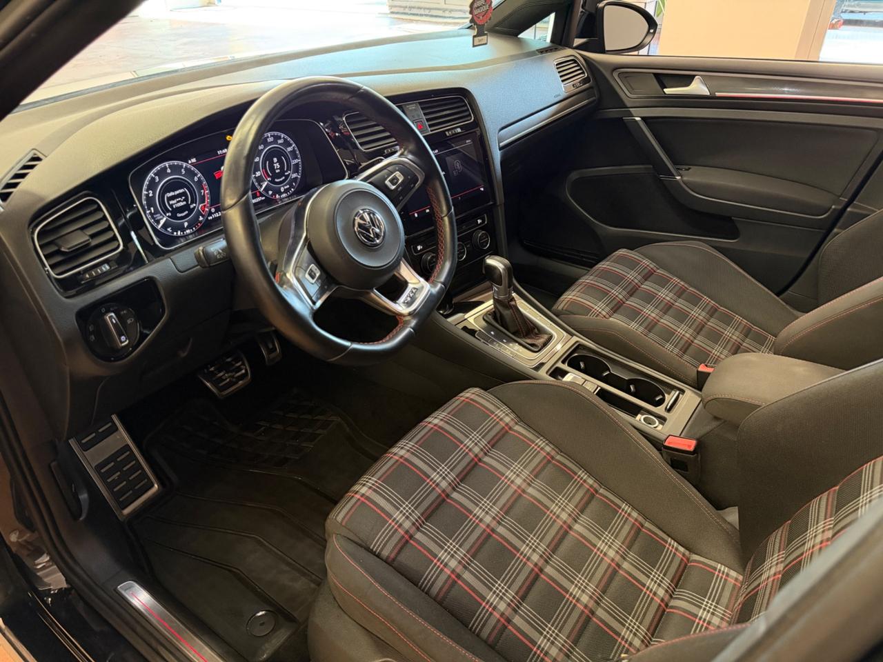 Volkswagen Golf GTI Performance 2.0 245 CV TSI DSG