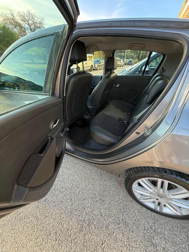 RENAULT Clio 1.2 16V 5 porte Dynamique