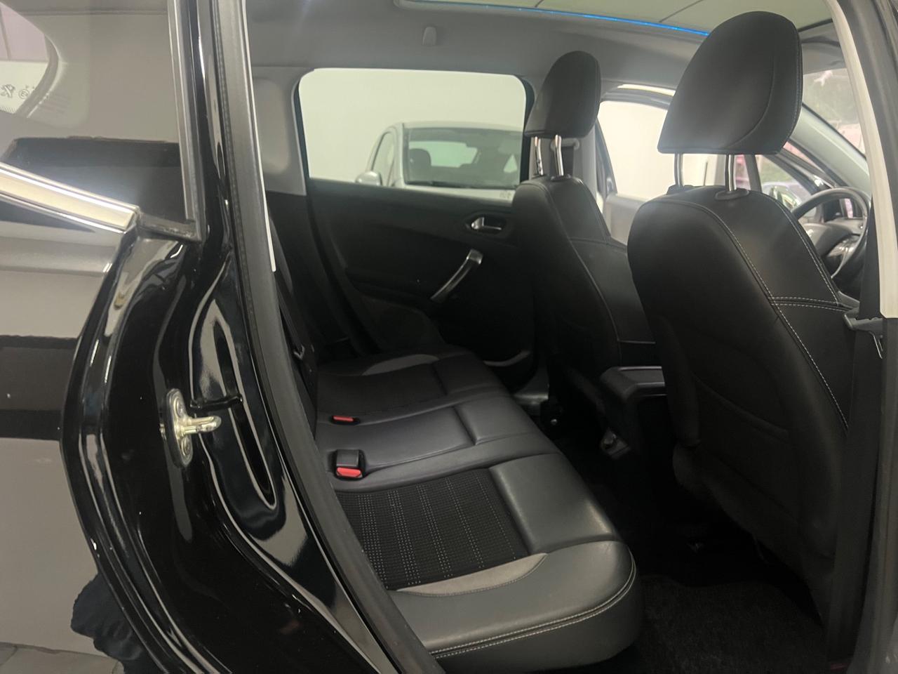 Peugeot 2008 1.6 e-HDi 92 CV Stop&Start Allure