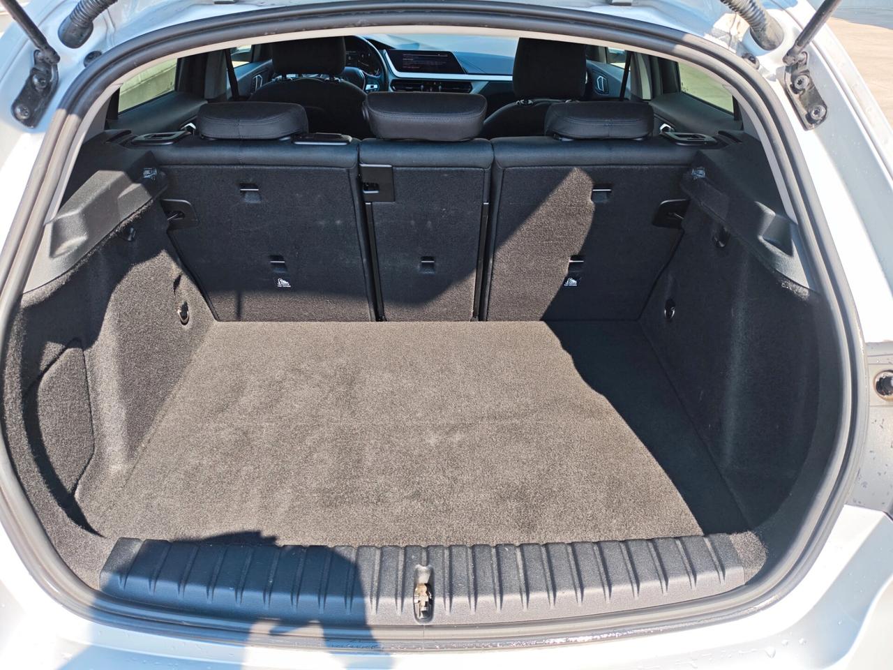 Bmw 116 116d 5p. Business Advantage