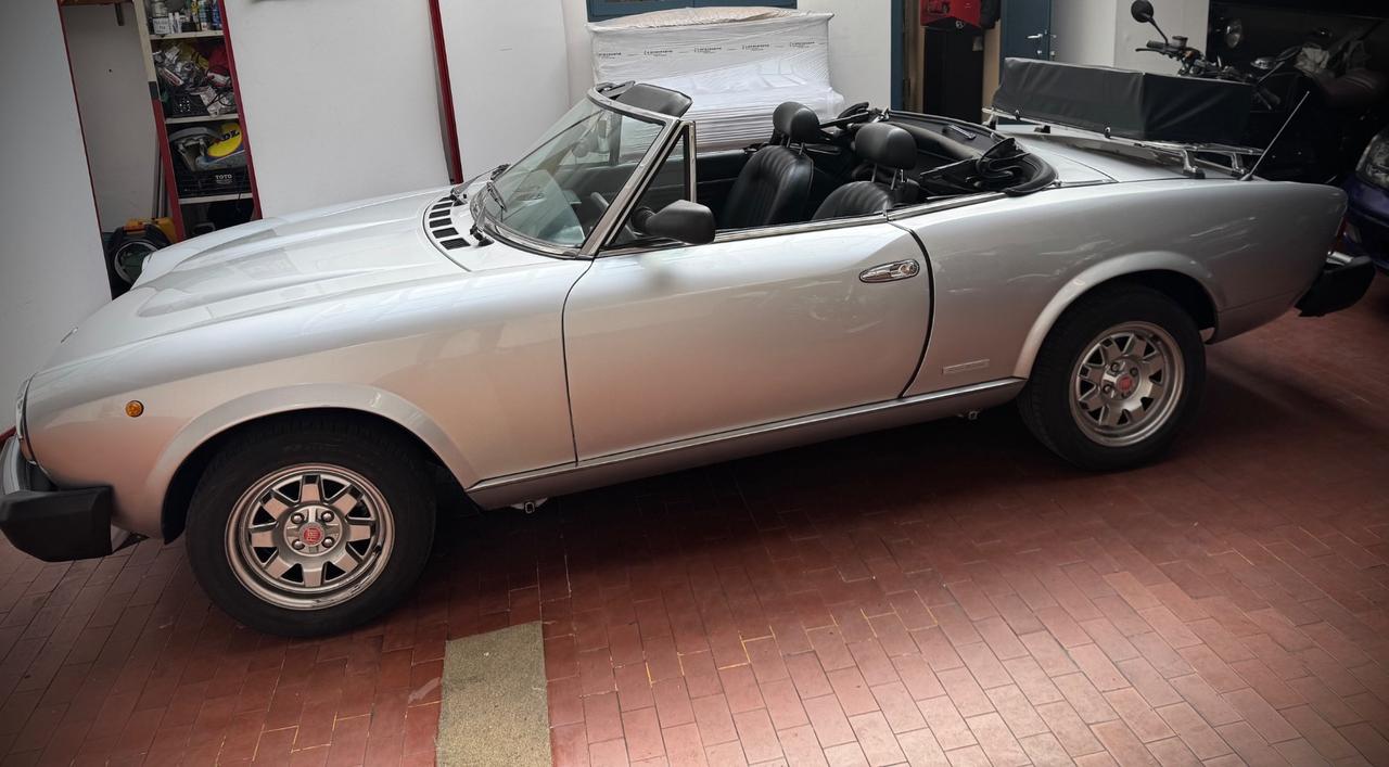 Fiat 124 Spider Europa Pininfarina