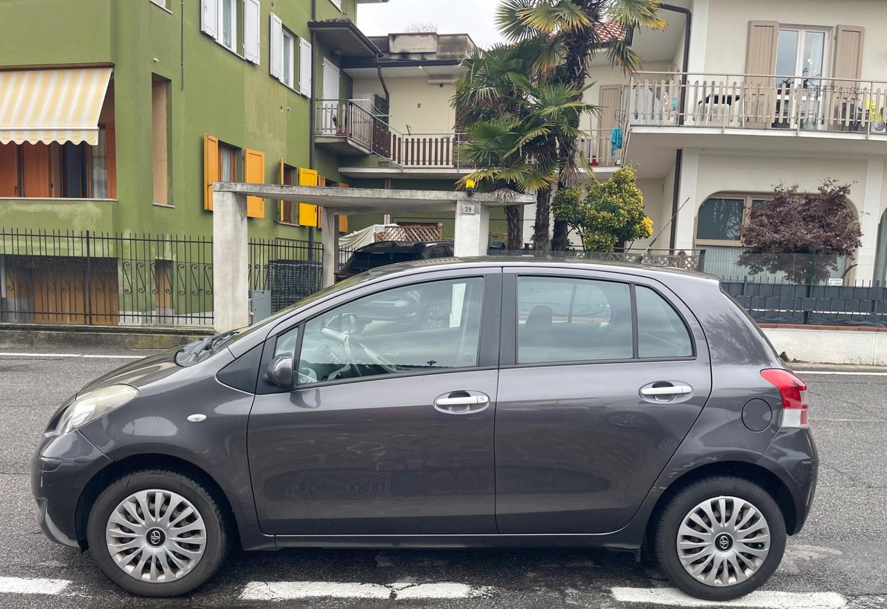 Toyota Yaris 1.0 5 porte