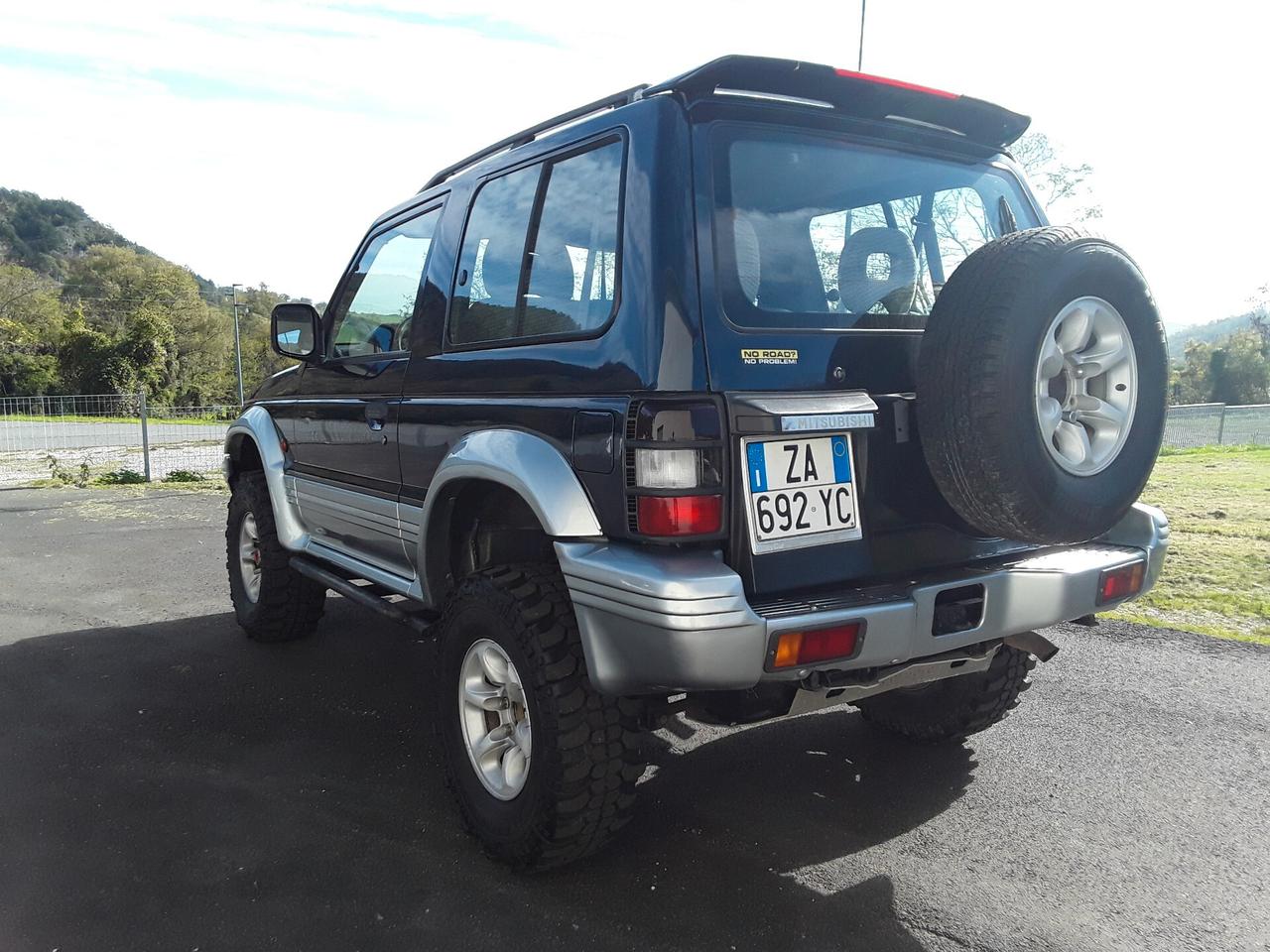 Mitsubishi Pajero 3.5i V6 24V cat MT SS GLS Exec.