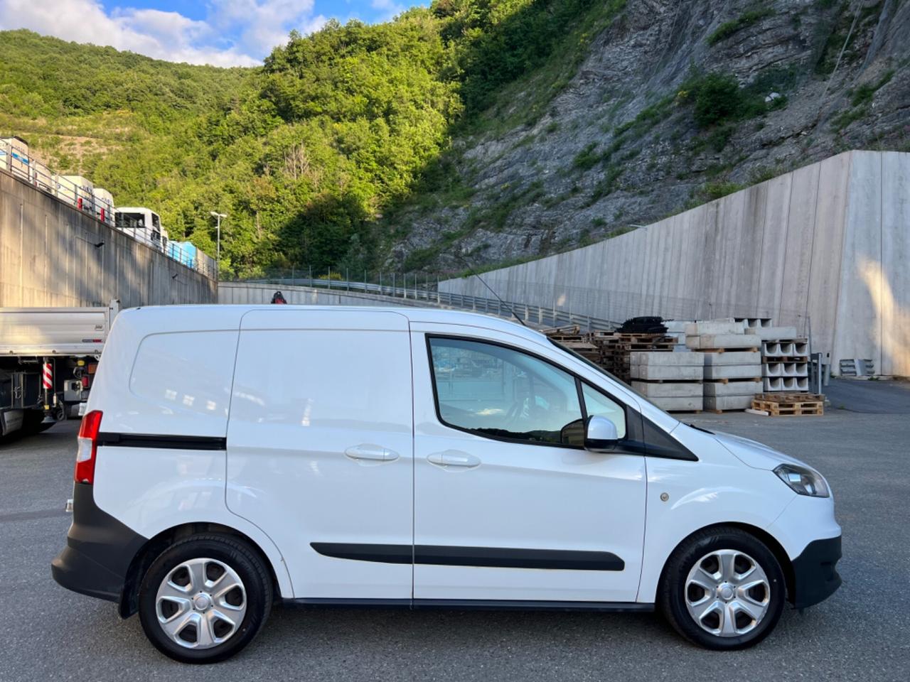 Ford Transit Courier Transit Courier 1.5 TDCi 75CV Van Trend Perfetta